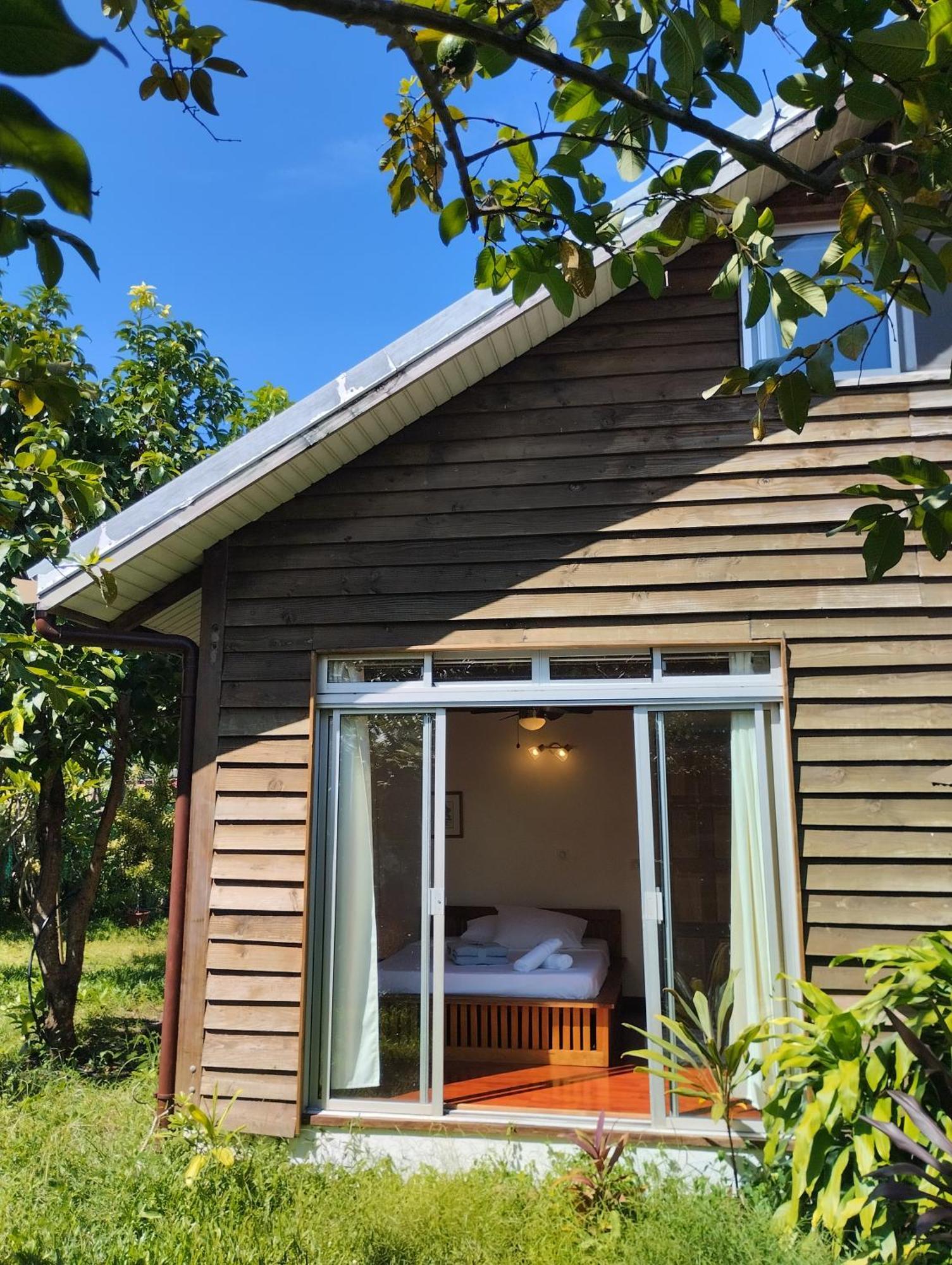 Tema'E Beach House Temae Kültér fotó