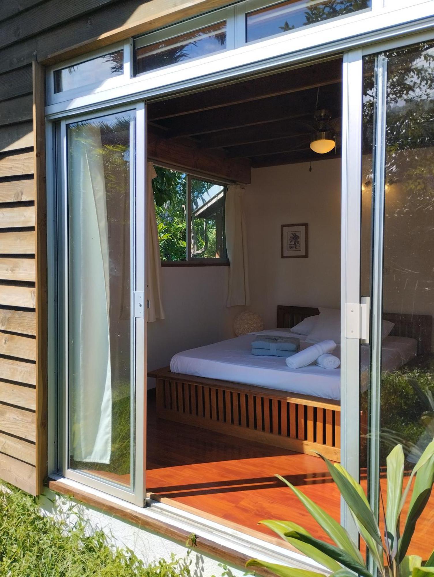 Tema'E Beach House Temae Kültér fotó
